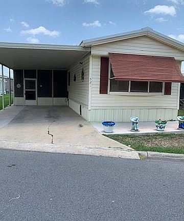 3rd image of 1203 N Expressway 77 Unit 521