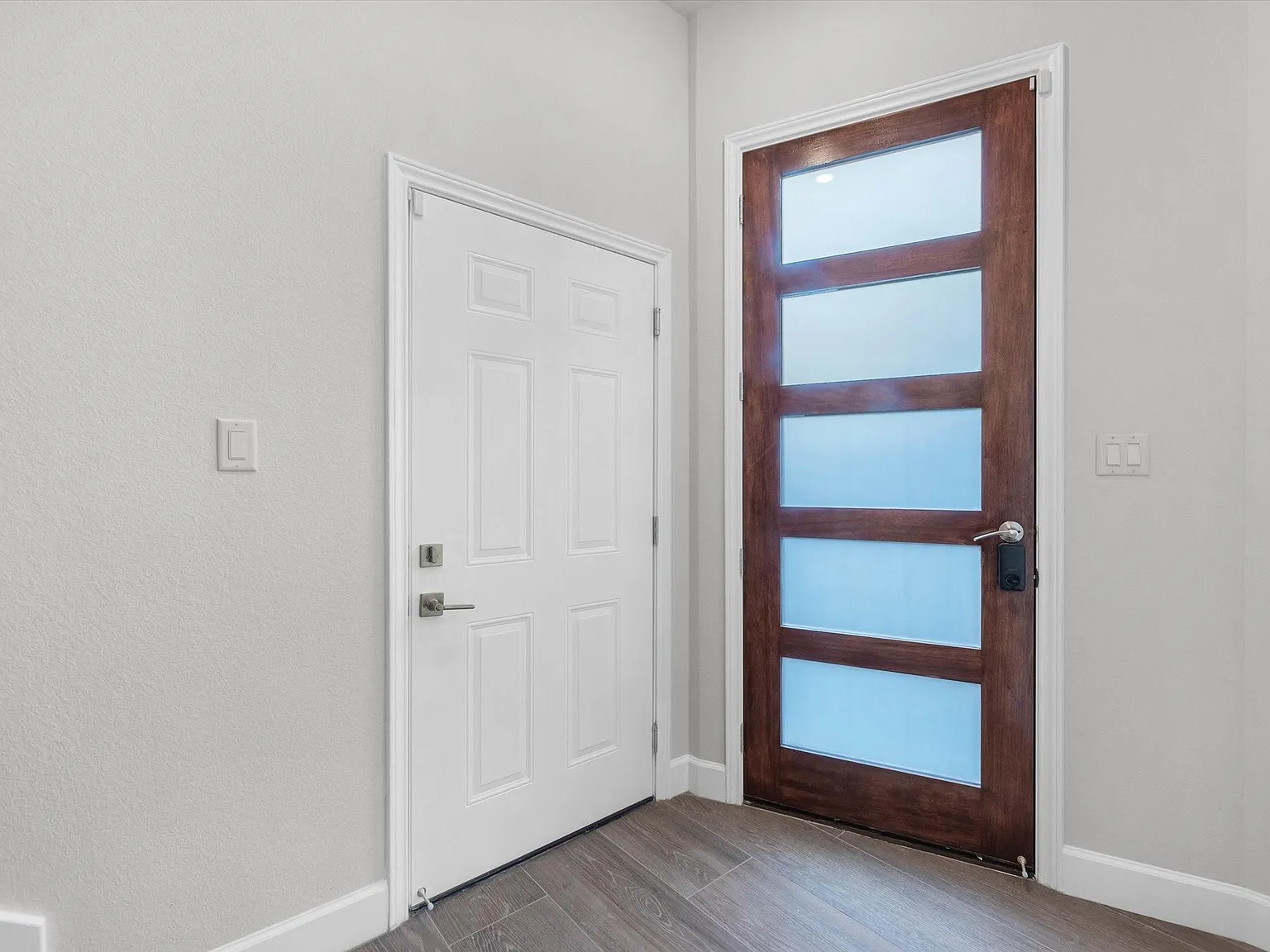 3 bed, 3.5 bath, $2,495 — Photo 4