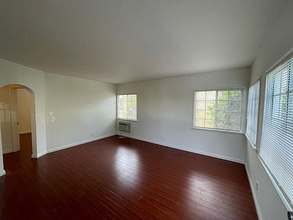 4th image of 4914 O'Sullivan Dr