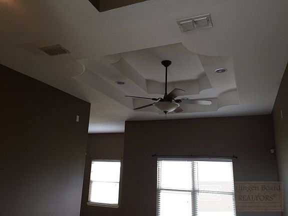5th image of 410 Woodhollow Ln