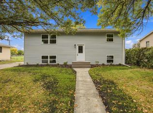 1729 17th St S, Fargo, ND 58103