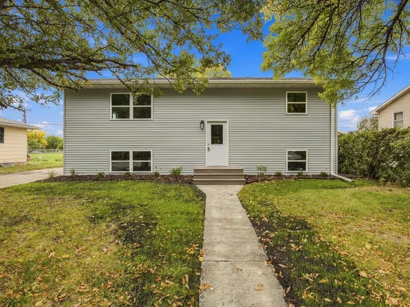 1729 17th St S, Fargo, ND 58103