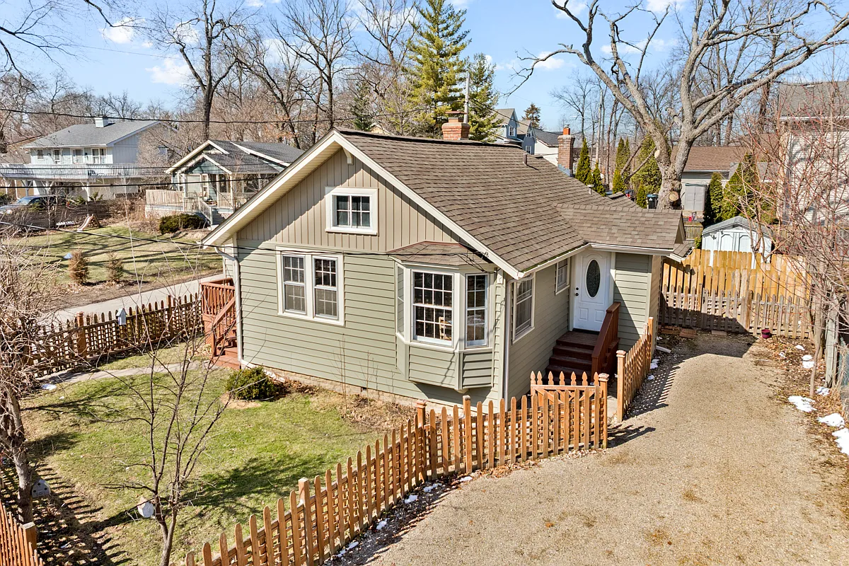 21770 W Lake Ave photo 1