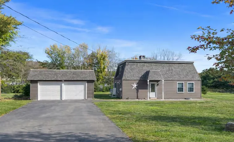 12 Bay Village Rd