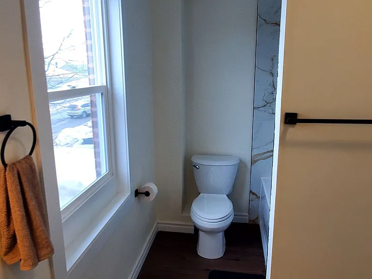 244 Albert St W — Photo 18