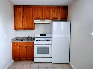 371 Old Indian Trl APT 1, Aurora, IL 60506