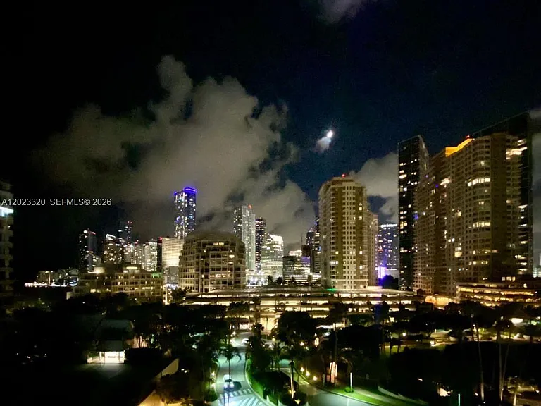540 Brickell Key Dr #913 — Photo 12