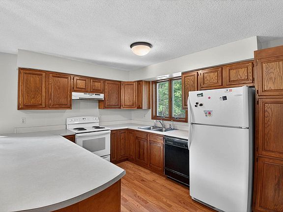 5th image of 3076 Senator Rd