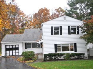 2805 Walker Dr, Yorktown Heights, NY 10598