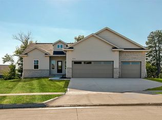 814 E Bridge Rd, Polk City, IA 50226