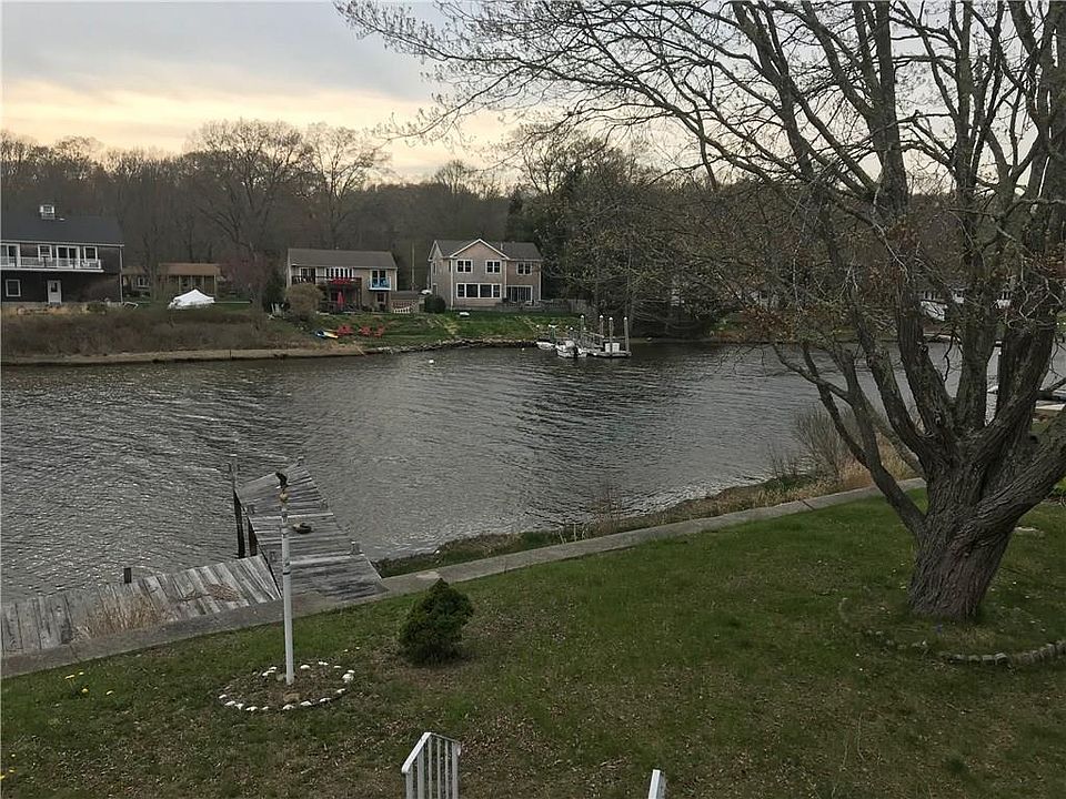 1st image of 136 N River Dr