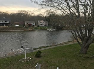 136 N River Dr, Narragansett, RI 02882