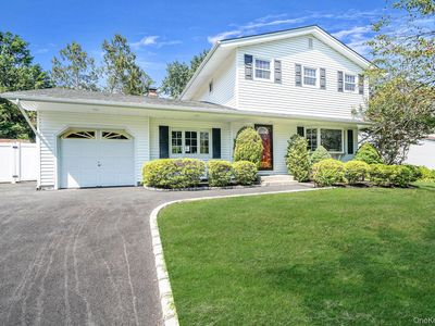 24 Sandra Drive, Hauppauge, NY, 11788