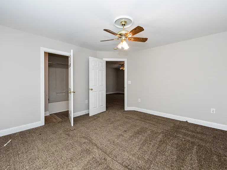814 King Arthur Dr — Photo 24