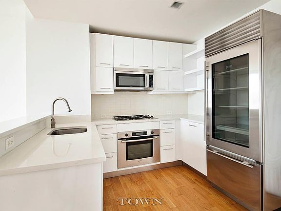 3rd image of 635 W 42nd St APT 14E