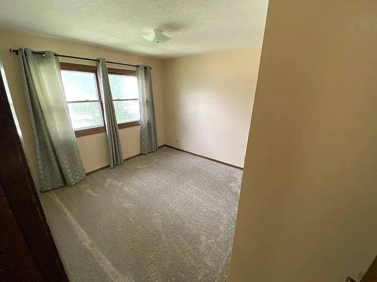 1059 NW Greenwood St — Photo 8