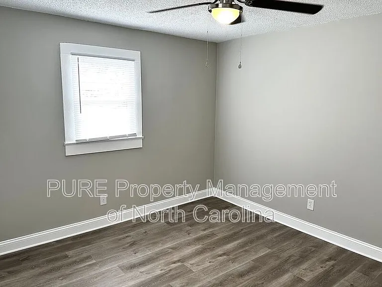 208 S Lexington Dr — Photo 17
