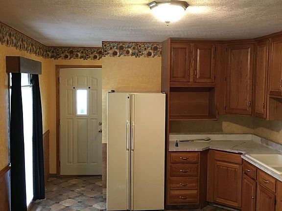 3rd image of 1829 N Arlene Dr