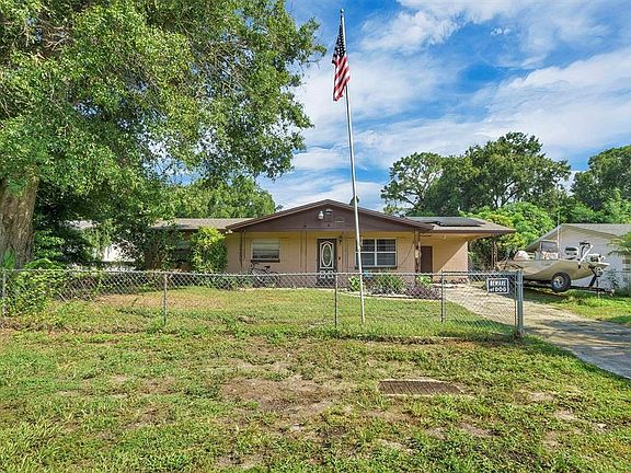 3rd image of 517 Marianna Rd