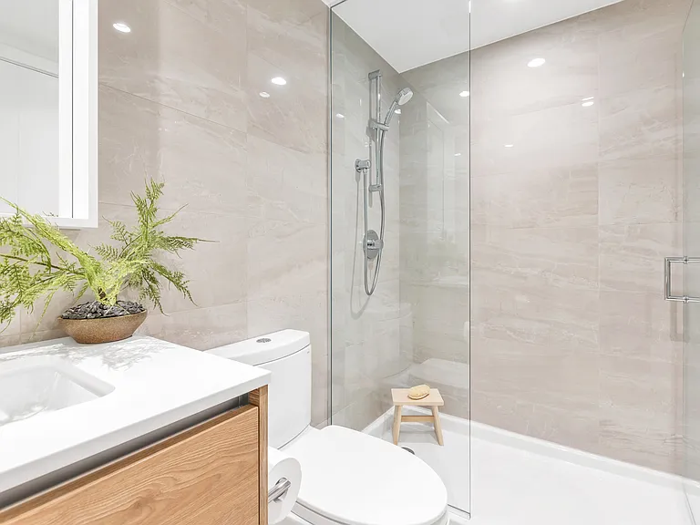 359 Tyee Rd — Photo 25