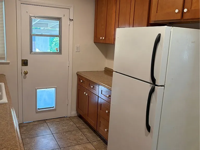 749 N Viceroy Ave — Photo 6