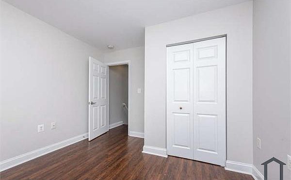 1st image of 135 N Decker Ave