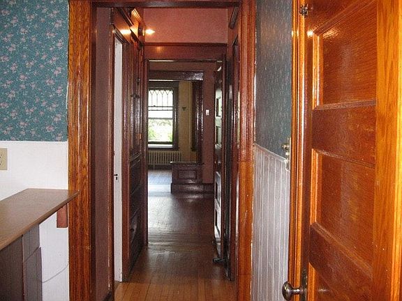 2nd image of 17 Ten Eyck Ave #2