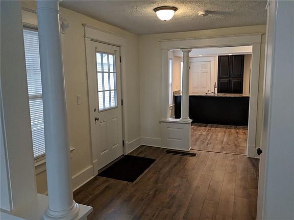 3rd image of 20 Pleasant St