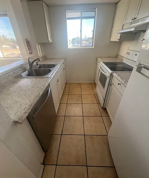 3823 N 23rd Dr #4 — Photo 8