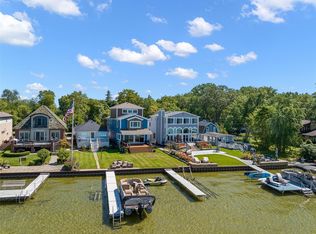 2022 Willow Beach St, Keego Harbor, MI 48320