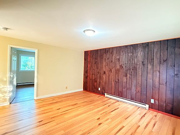 2nd image of 363 Weaver St APT 4