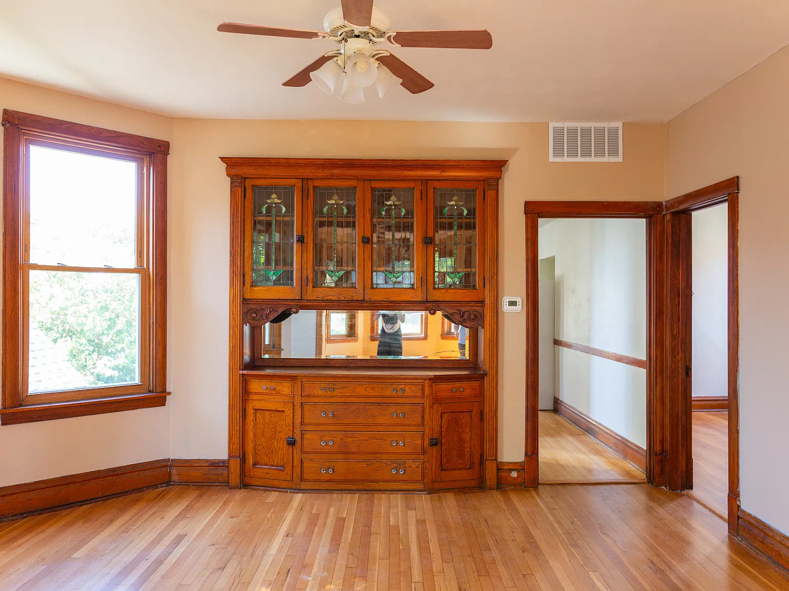2 bed, 1100 sqft, $1,850 — Photo 2