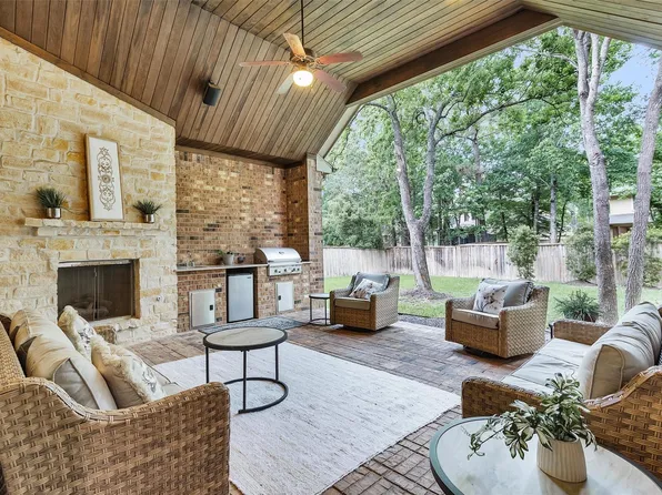 123 Del Monte Pines Dr, Montgomery, TX 77316