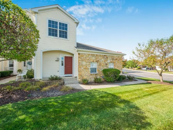 1425 Hidden Grove Cir, Joliet, IL 60435
