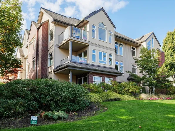 837 Selkirk Ave #301, Esquimalt, BC V9A 2T7