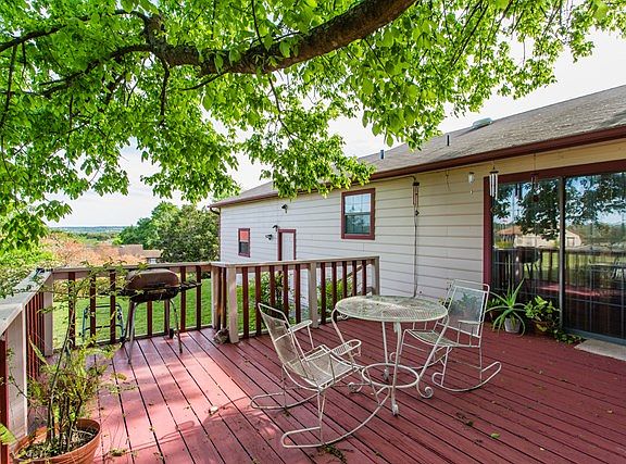 3rd image of 127 Madrona Dr