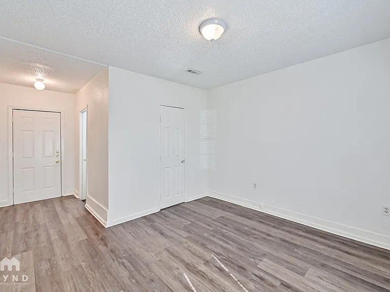 404 Lanola Ct — Photo 11