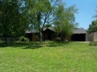1109 S Adams St, Fulton, MS 38843