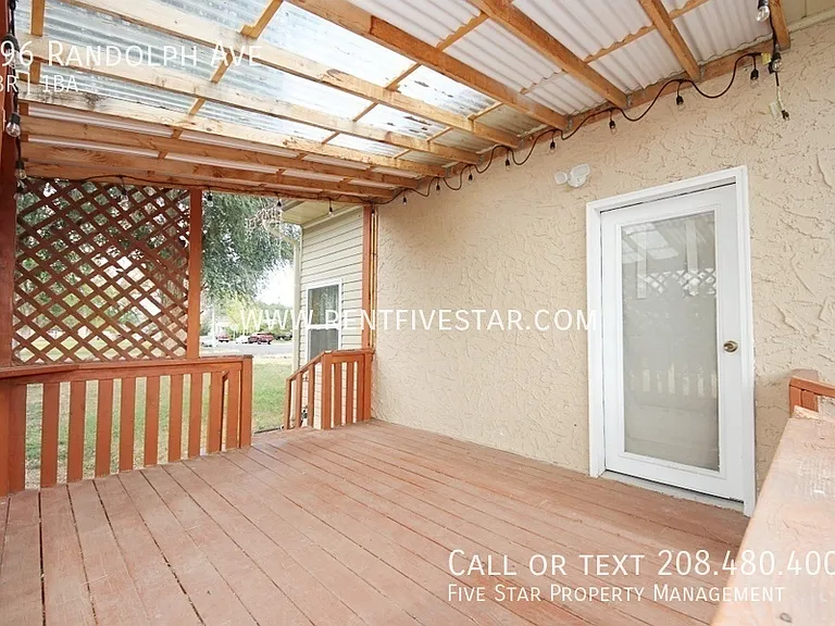 596 Randolph Ave — Photo 12