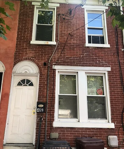 428 S Claymont St — Photo 1