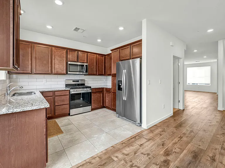 545 Gloria May Ln — Photo 10