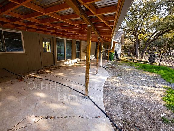 5th image of 1133 Wood Valley Dr
