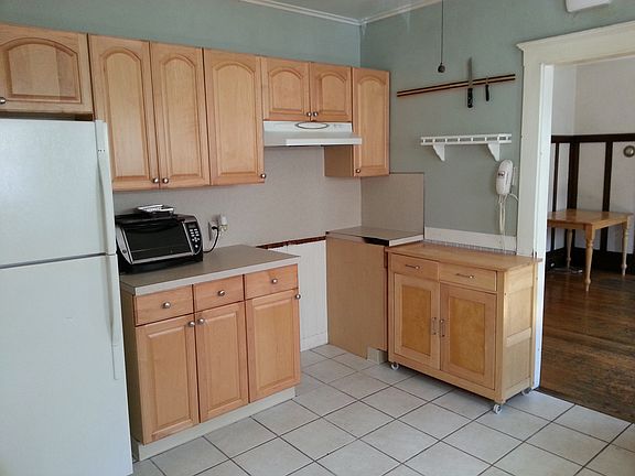 5th image of 133 Willow St #1