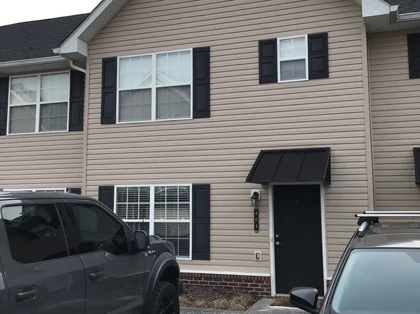 2121 S Greenwood Dr APT 804, Johnson City, TN 37604