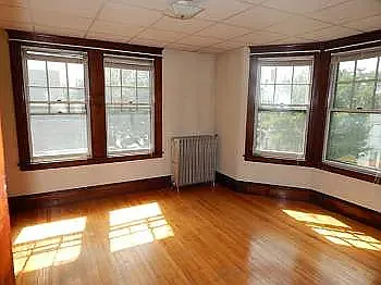 169 College St #6 — Photo 4