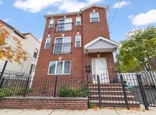 682 S 19th St #2, Newark, NJ 07103