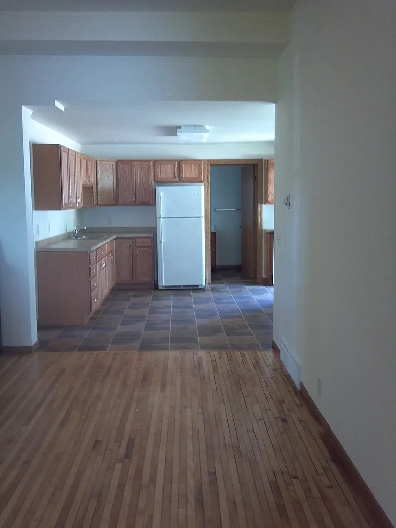 2 bed, 836 sqft, $950 — Photo 3