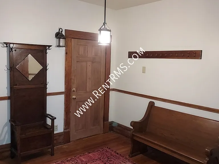 901 SW Buchanan St #4 — Photo 3