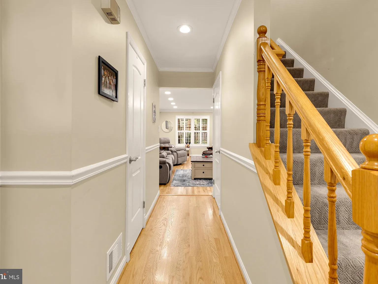 3 bed, 4.0 bath, 2442 sqft, $3,600 — Photo 4
