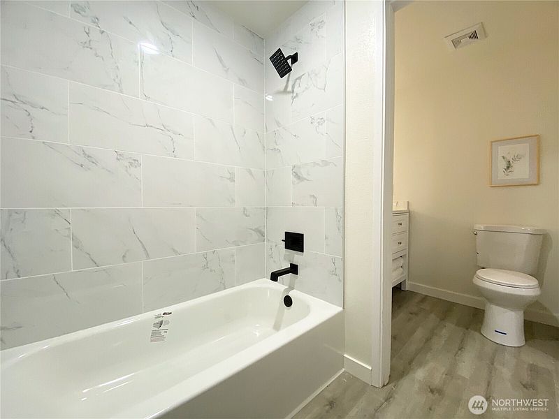 5th image of 9302 Redmond Woodinville Rd NE #206